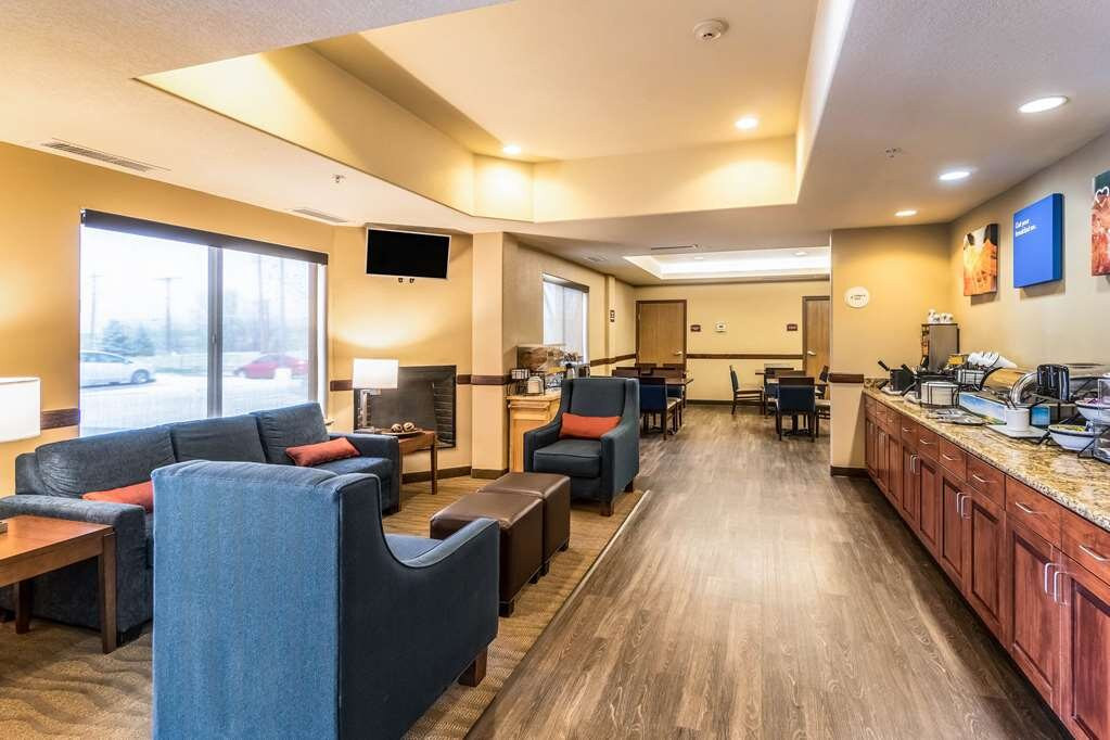 Comfort Inn & Suites主图