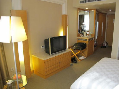 深圳万悦格兰云天大酒店主图