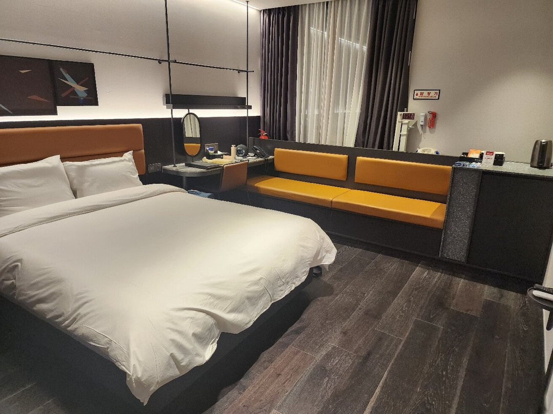 光州华美达广场大酒店主图