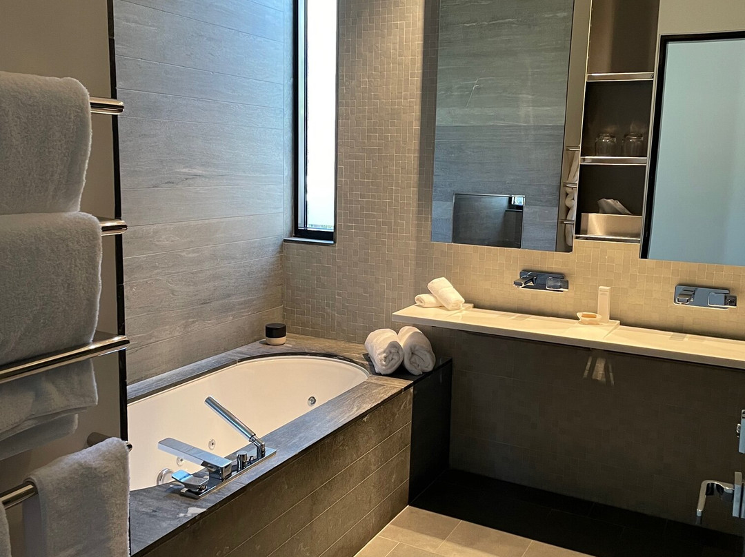 莫纳亭酒店主图