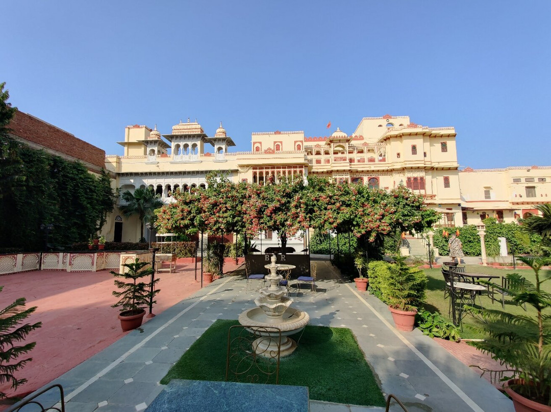 哈里亚瓦堡酒店主图