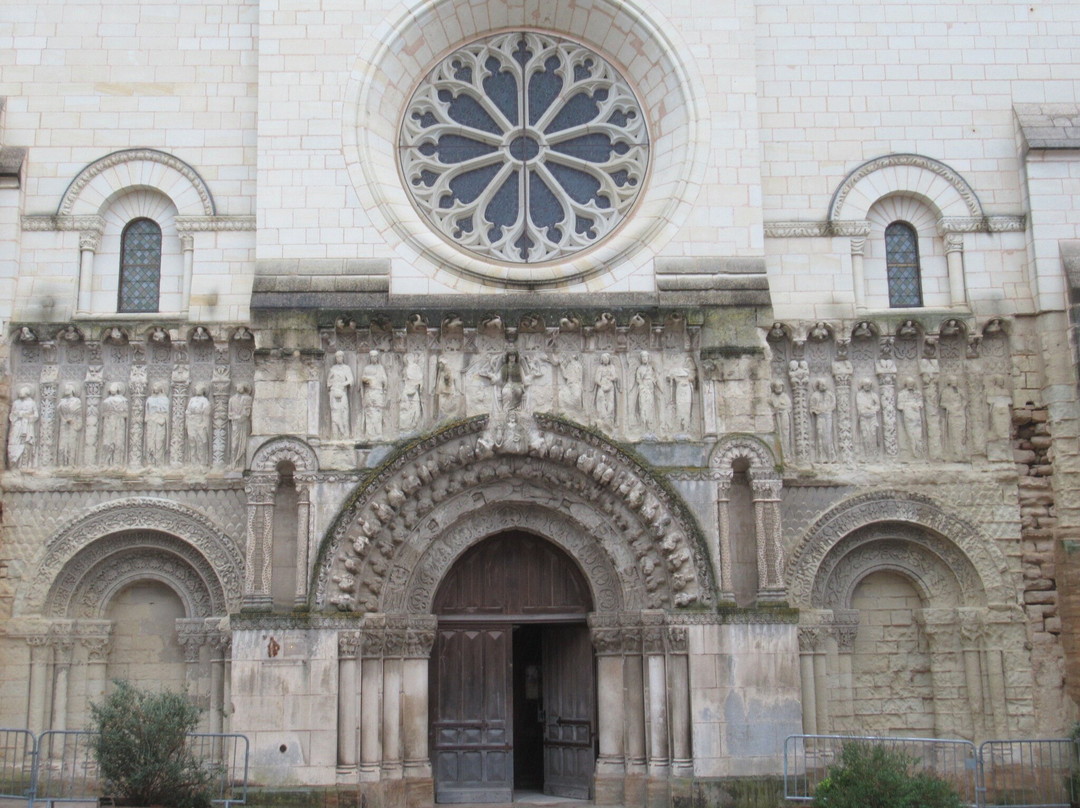 Eglise Saint-Médard de Thouars景点图片