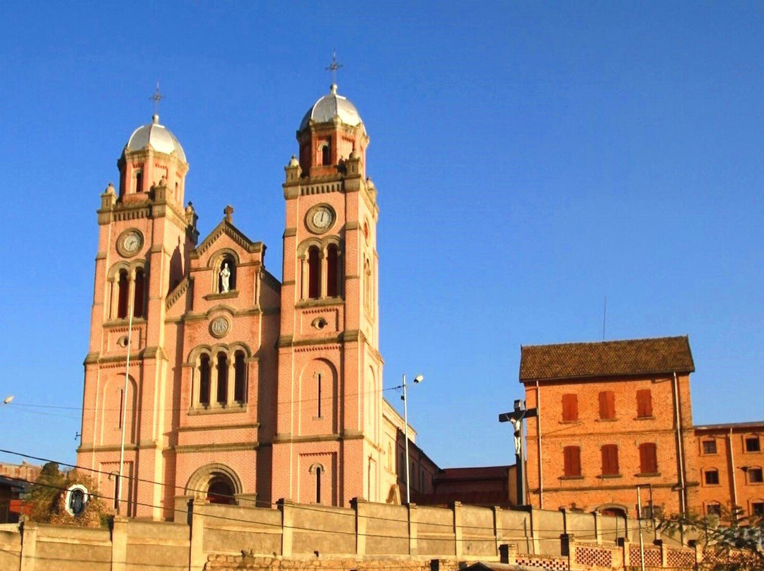 Cattedrale Di Ambozontany景点图片
