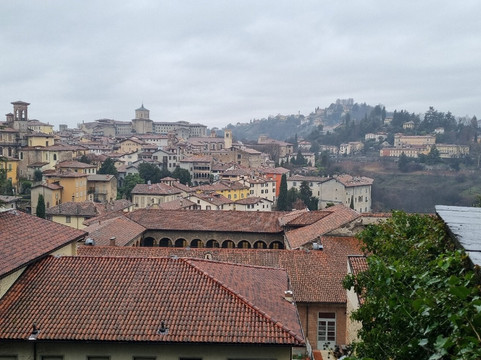 Walking Cap-贝加莫必去景点