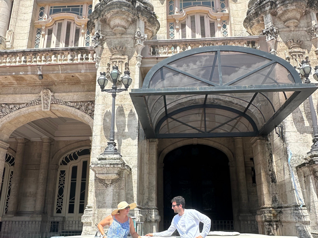 Nely Havana Car Tour-哈瓦那必去景点