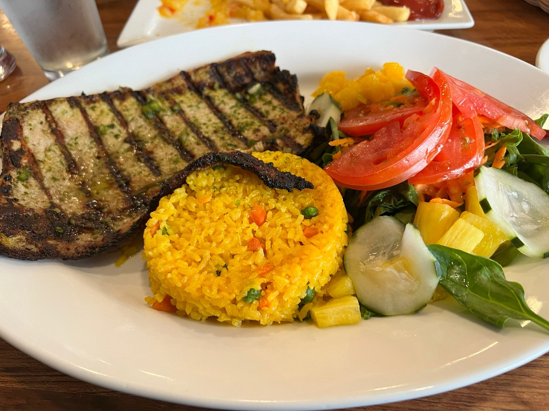 Mis Raices Restaurant & Bakery