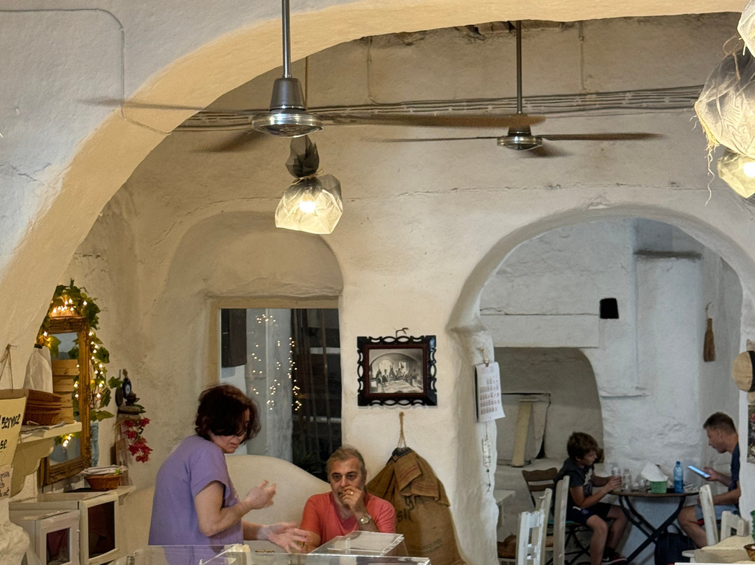 Gioras Wood Medieval Mykonian Bakery景点图片