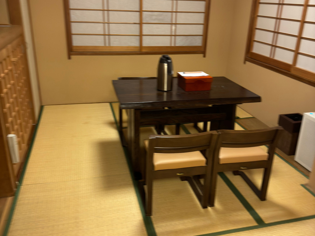 加茂川家庭酒店主图