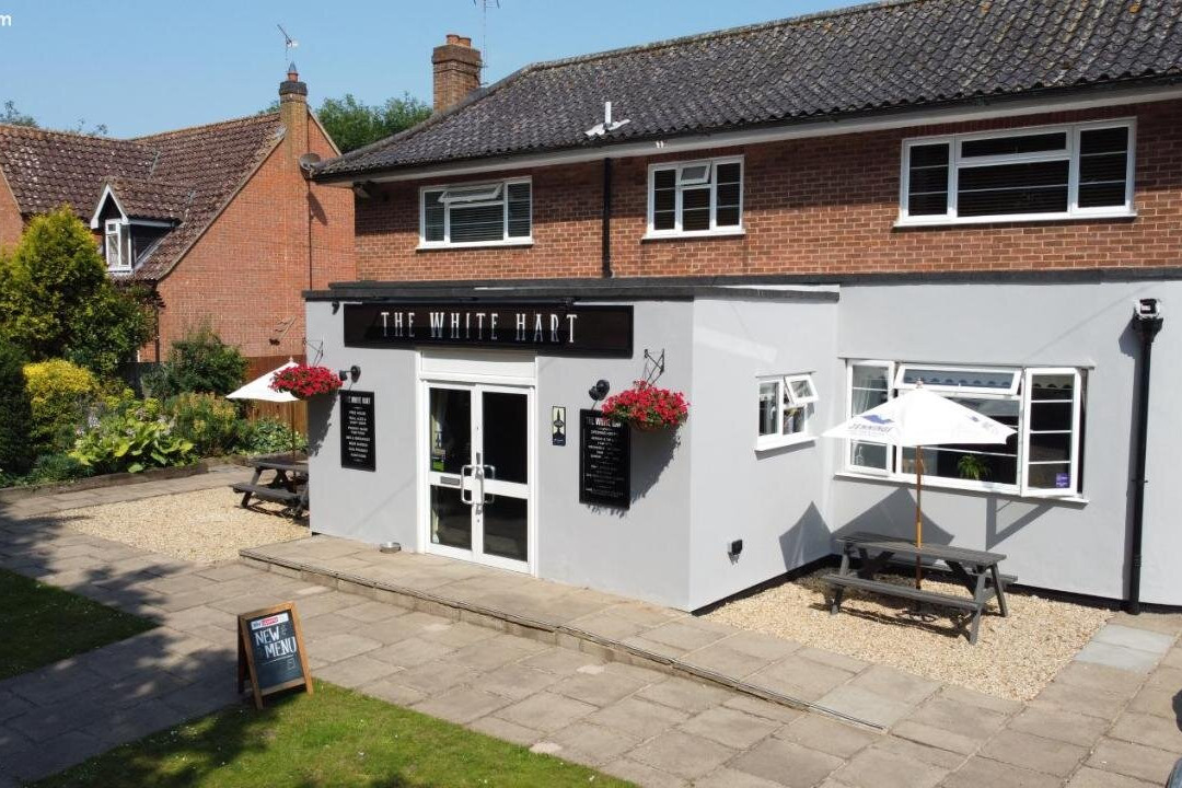 The White Hart主图