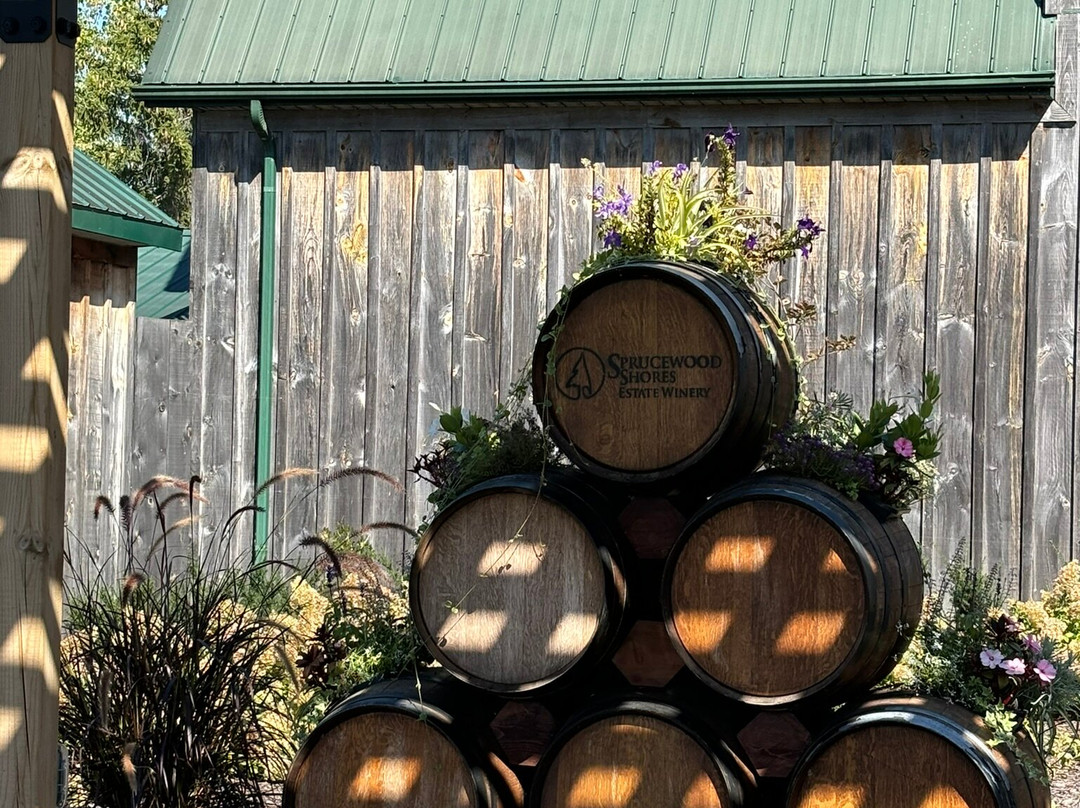 Sprucewood Shores Estate Winery-Harrow必去景点