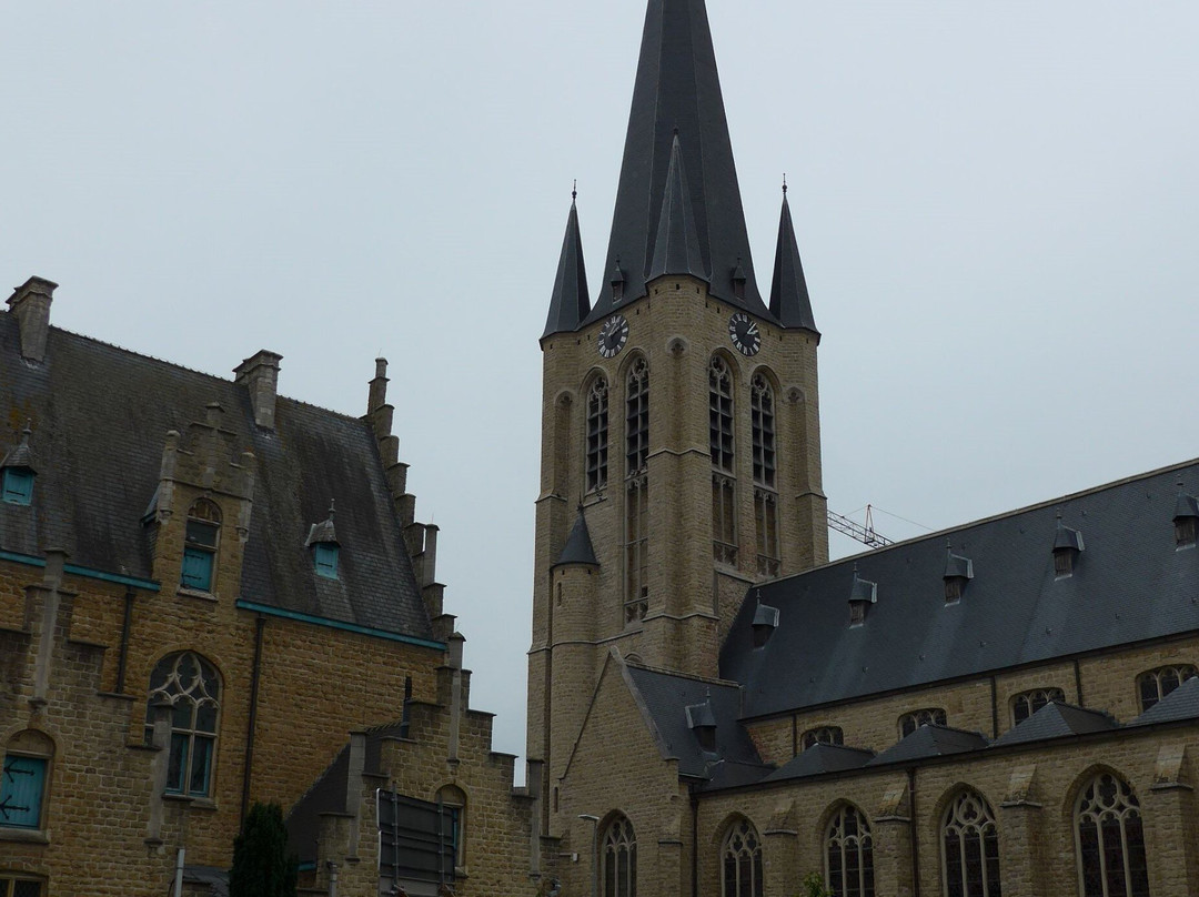 Onze-Lieve-Vrouwkerk-Sint-Katelijne-Waver必去景点