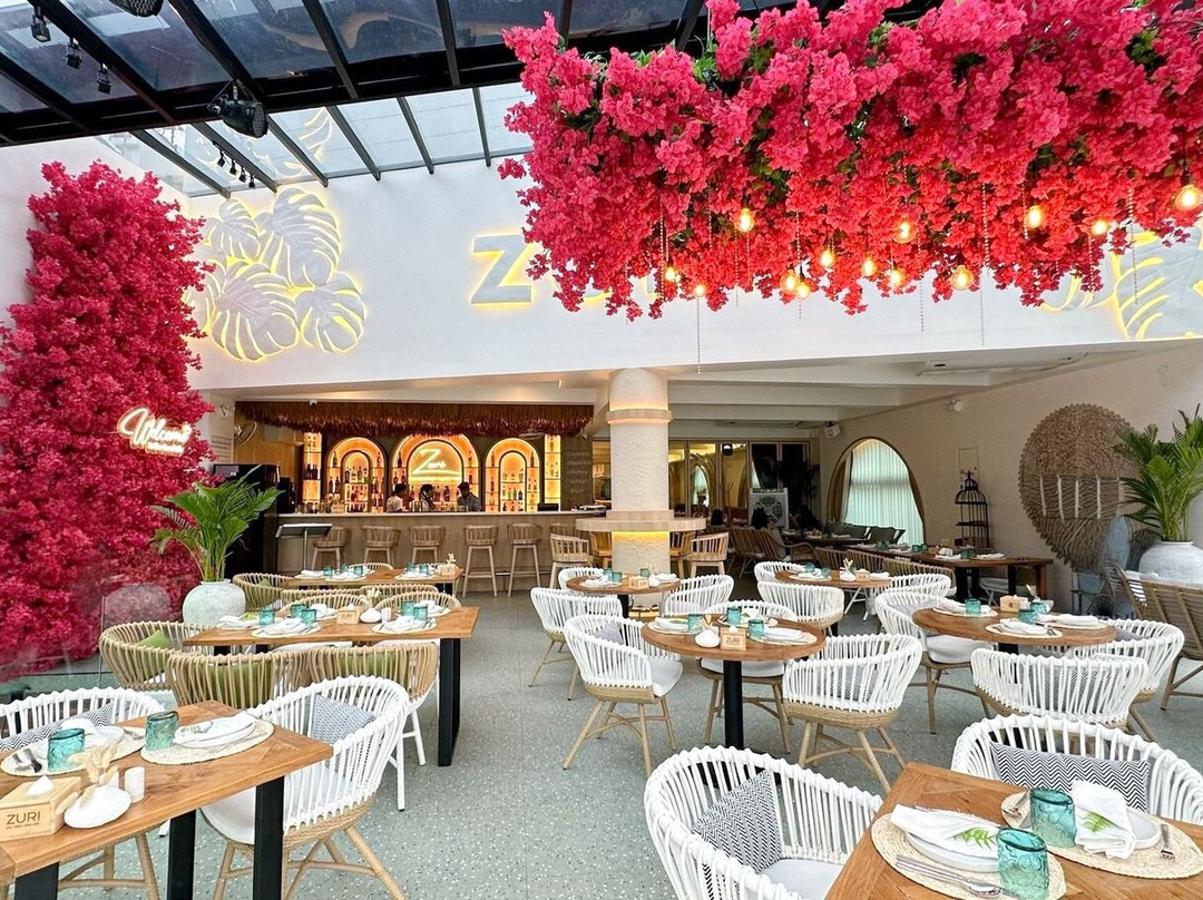 Zuri Restaurant
