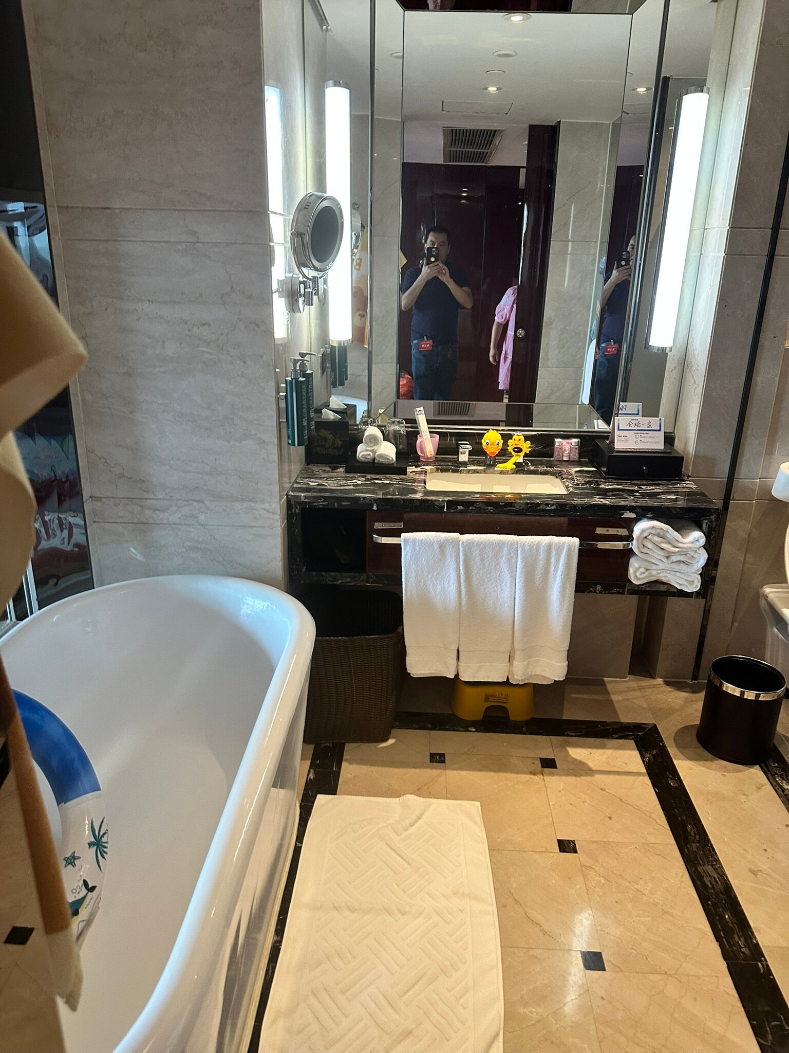 佛山希尔顿酒店-浴室