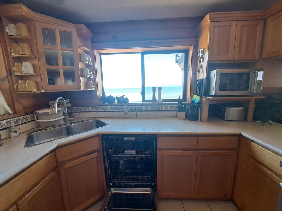 Qualicum Breeze Beach Resort主图