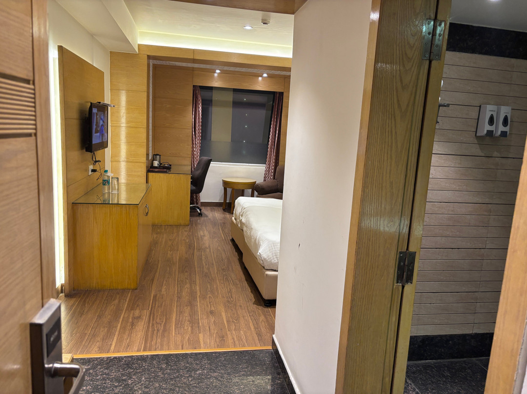 The Palm Court主图