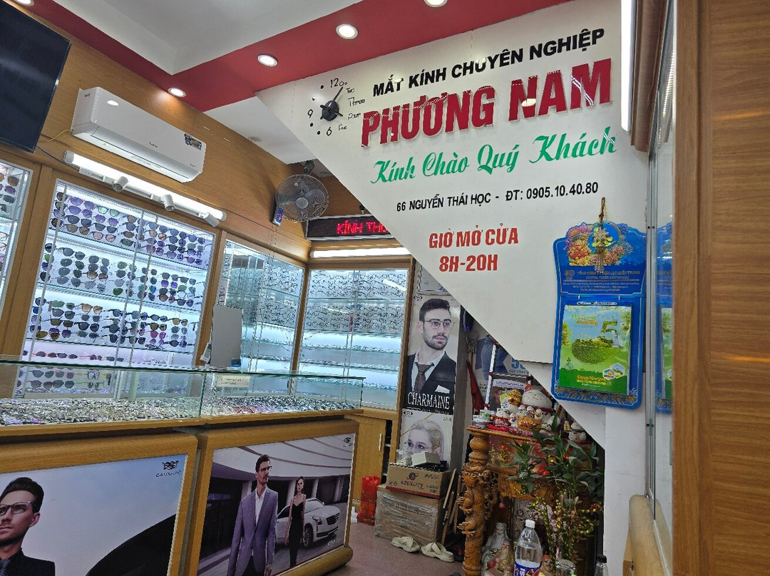 Mắt Kính Phương Nam