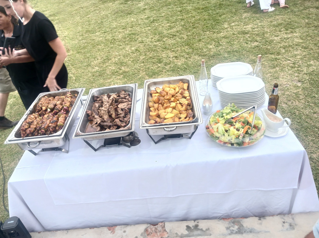 Far Hills Country Hotel主图