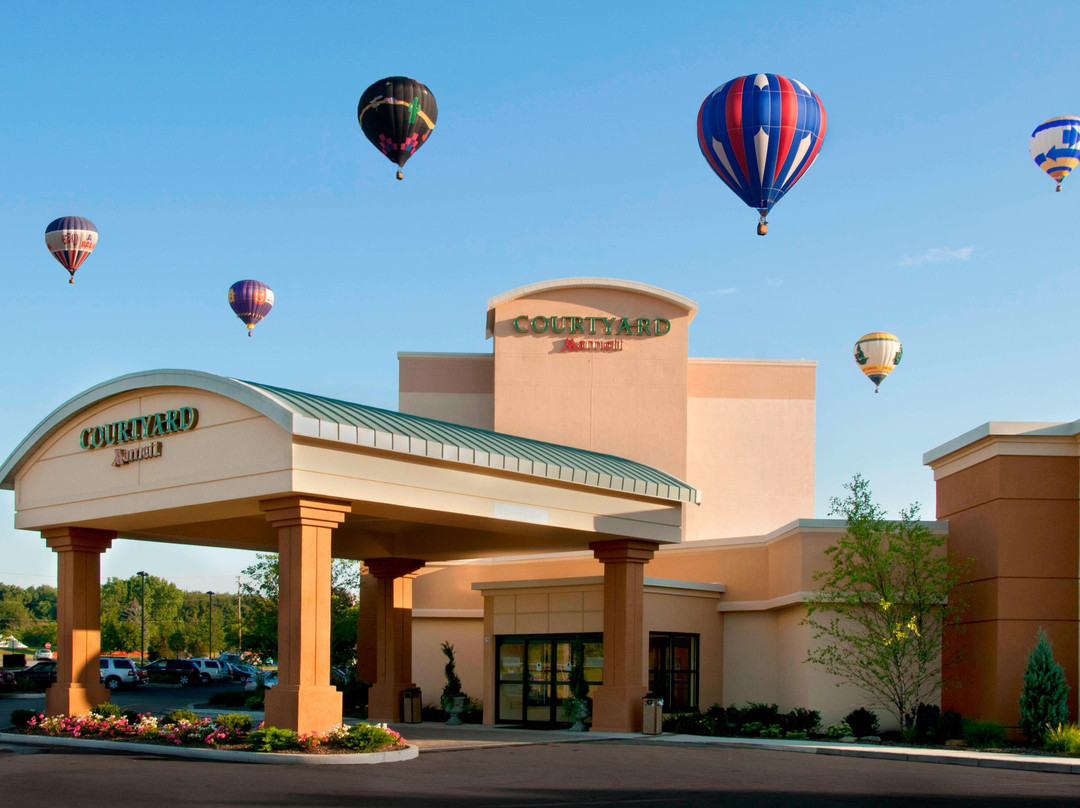 坎顿万怡酒店主图