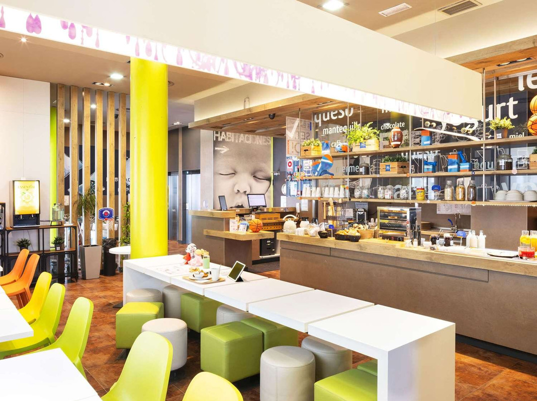 Ibis Budget Sevilla Aeropuerto主图