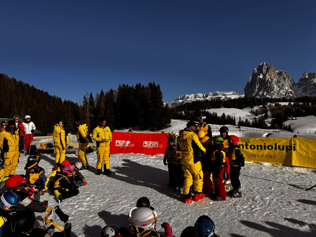 Saslong Ski School景点图片