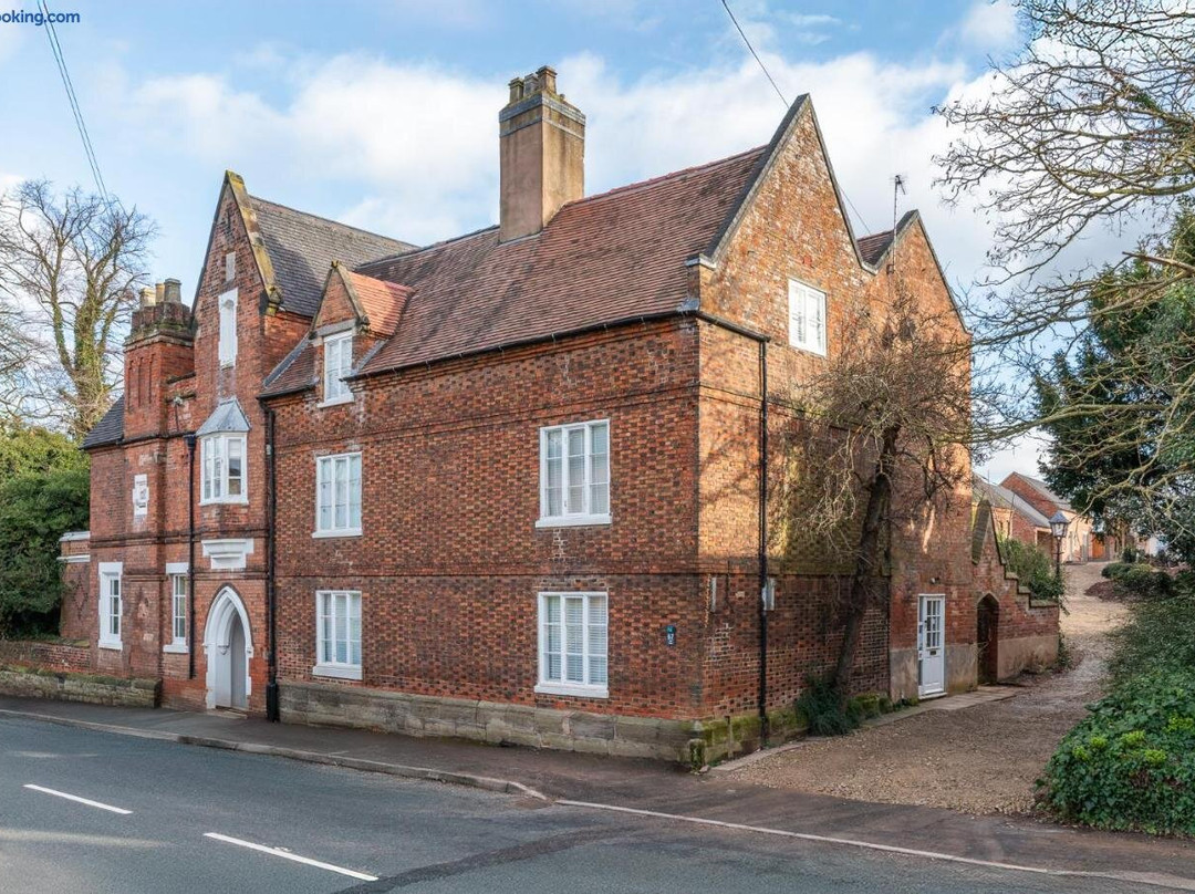 Airfield Manor