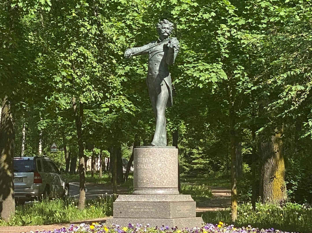 Monument to Johann Strauss景点图片