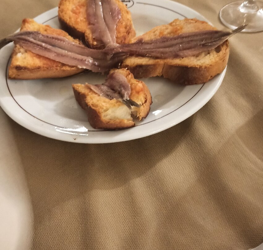 Restaurante y Alojamiento Can Mach主图