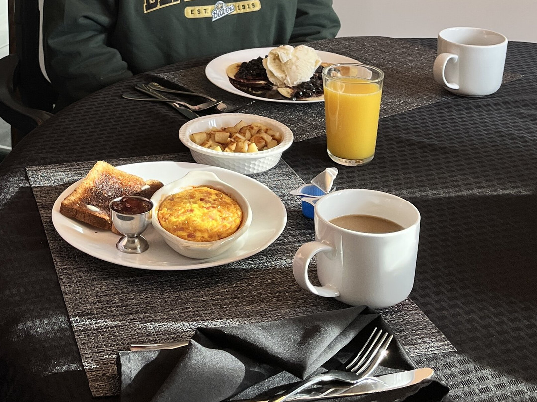 Otter Creek Inn Fireplace & Jacuzzi Suites主图