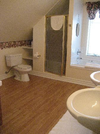 Rose Gables Bed and Breakfast-浴室