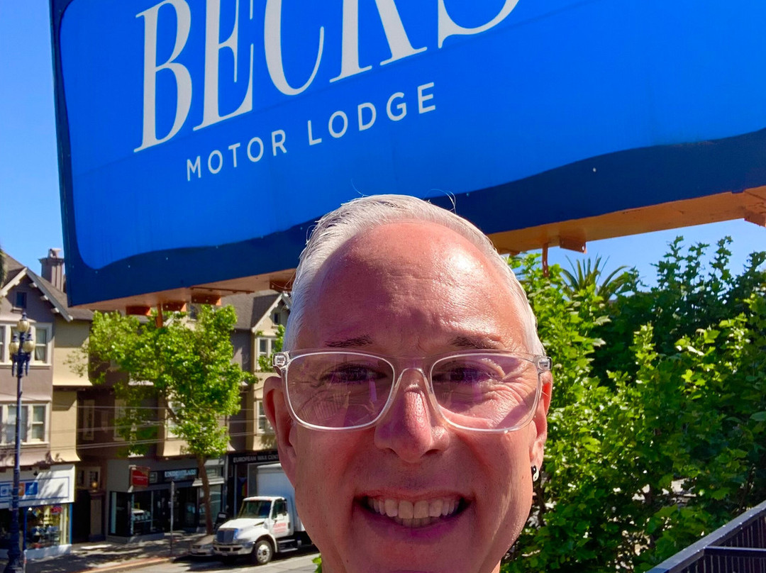 贝克汽车旅馆主图