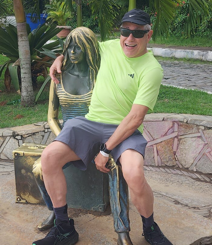 Brigitte Bardot Statue-布基亚斯必去景点