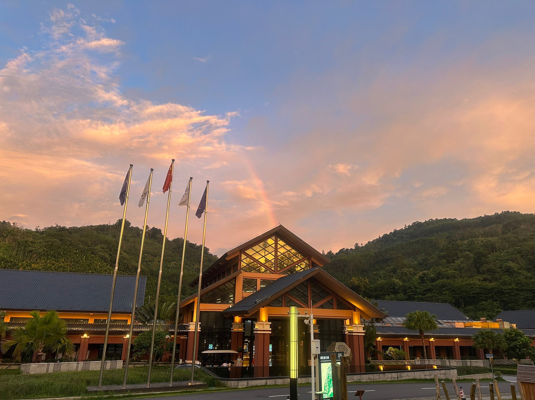 海南琼中福朋喜来登酒店主图