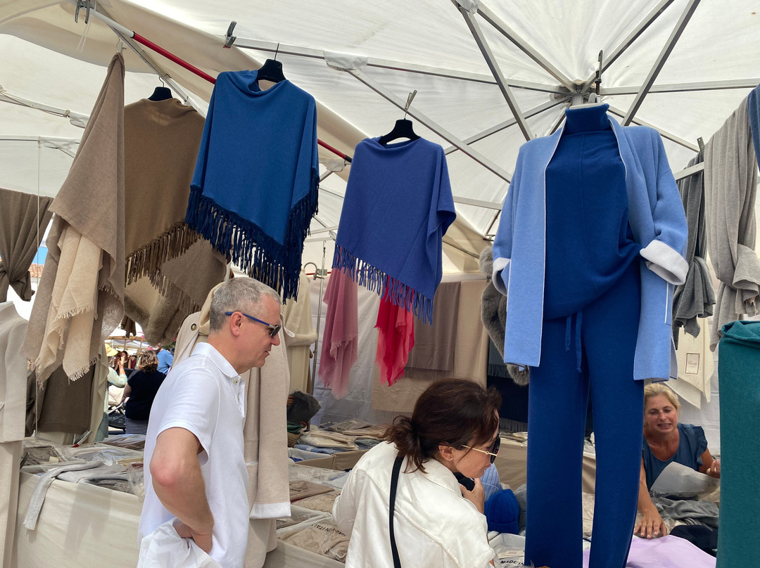 Piemar Market San Pantaleo-San Pantaleo必去景点