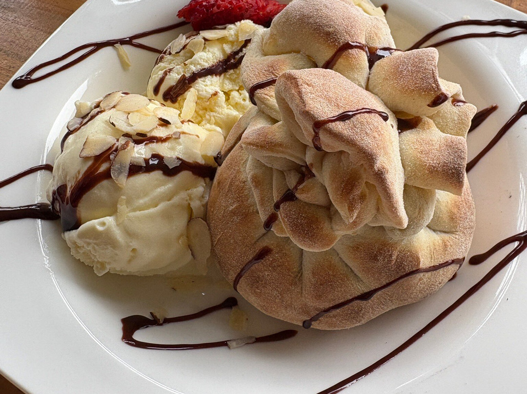 El Cruce Restaurante Y Cafetería Con Pizza A La Leña