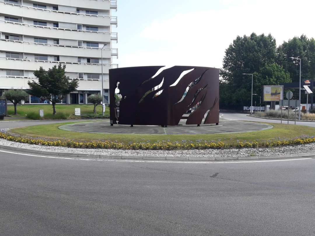 Homenagem Aos Bombeiros-特罗法必去景点