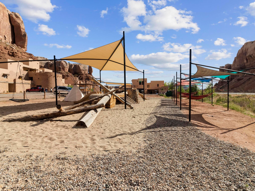 Bluff Dwellings Resort主图