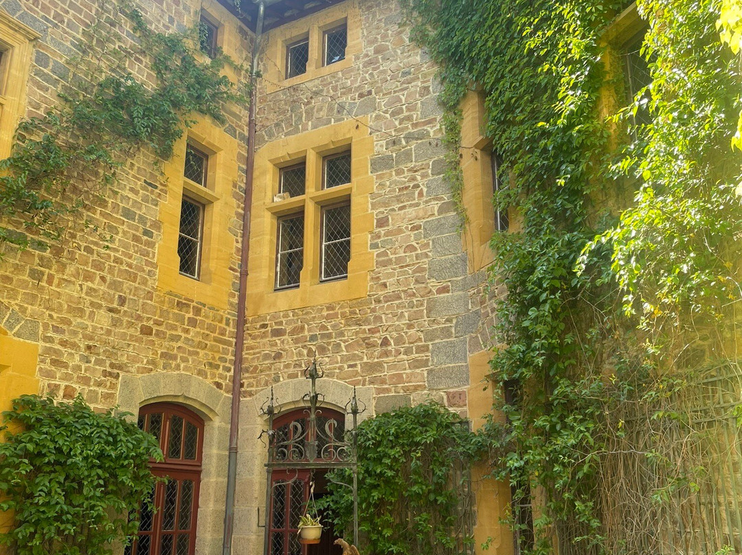 Le Château de Chamousset-Saint-Laurent-de-Chamousset必去景点