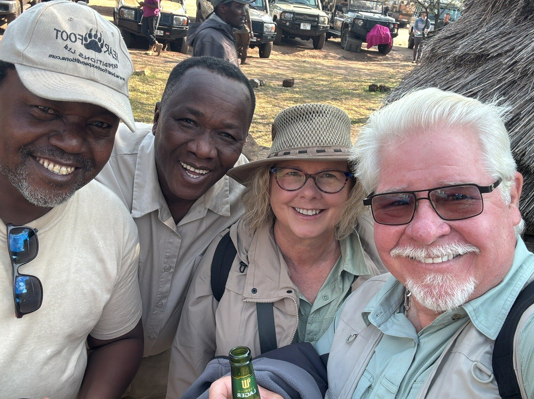 Bearfoot Expeditions-阿鲁沙国家公园必去景点