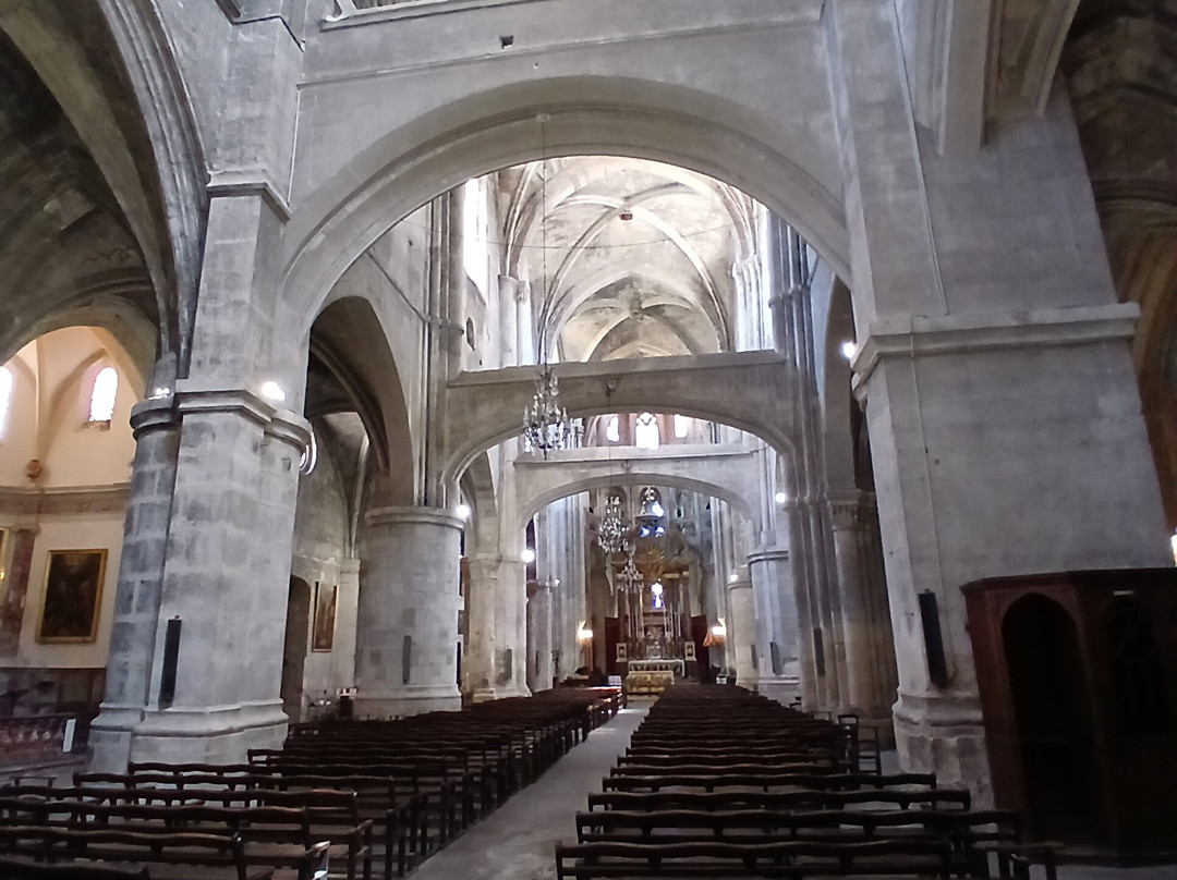 Église Saint-Paul-纳博讷必去景点