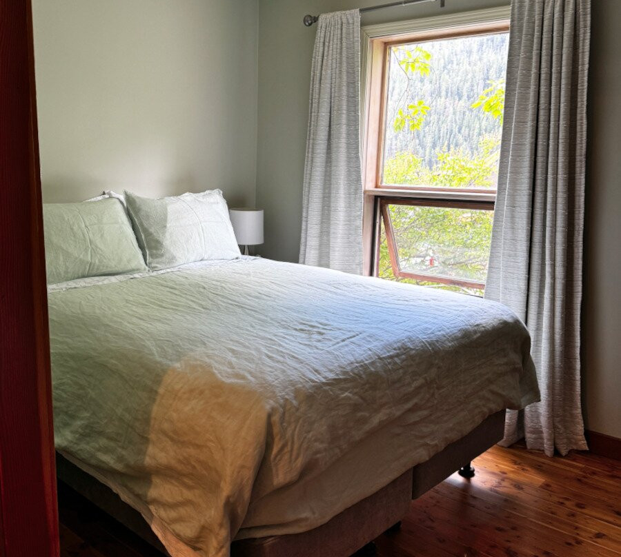 Mt Burgess Guesthouse主图