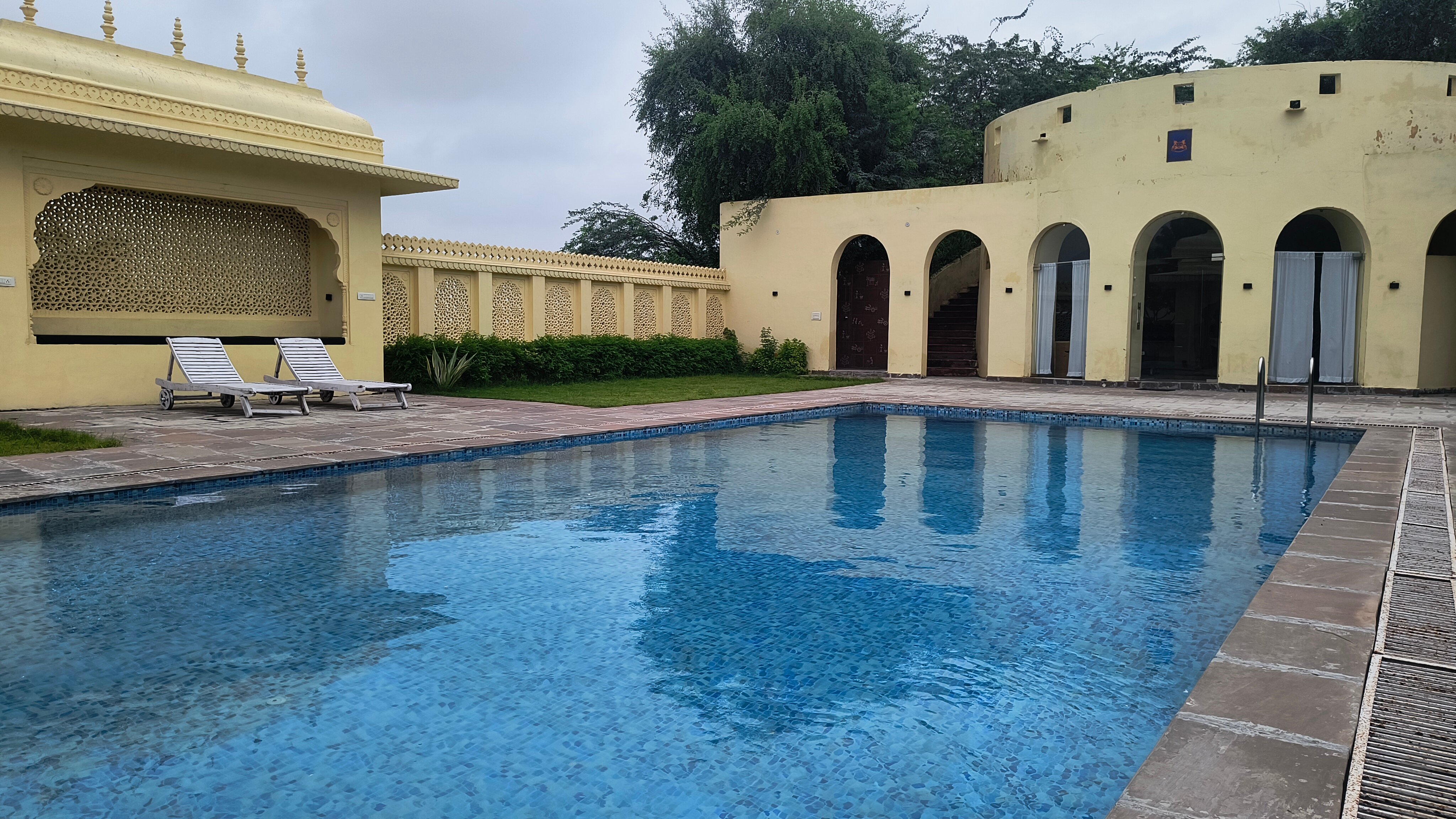 加赫帕彻瓦尔堡酒店-泳池