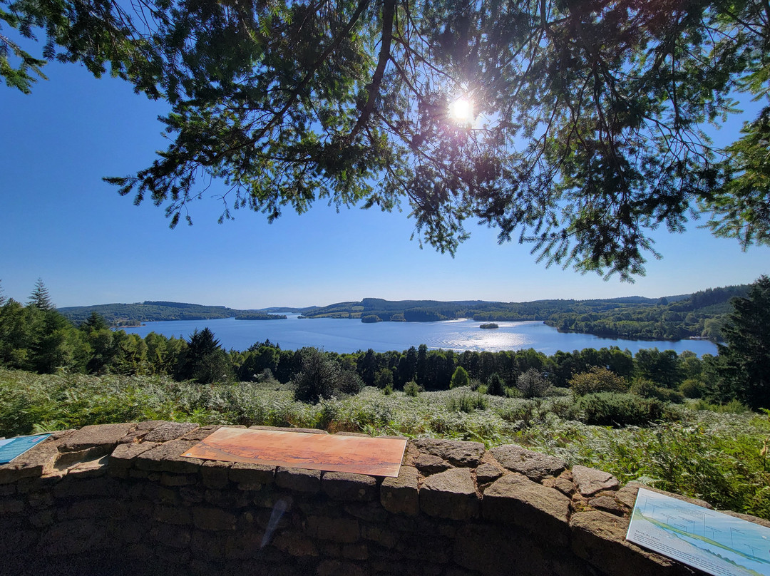 Lac de Vassivière-Auphelle必去景点