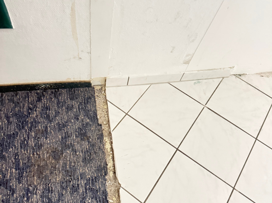 埃菲尔斯腾酒店主图