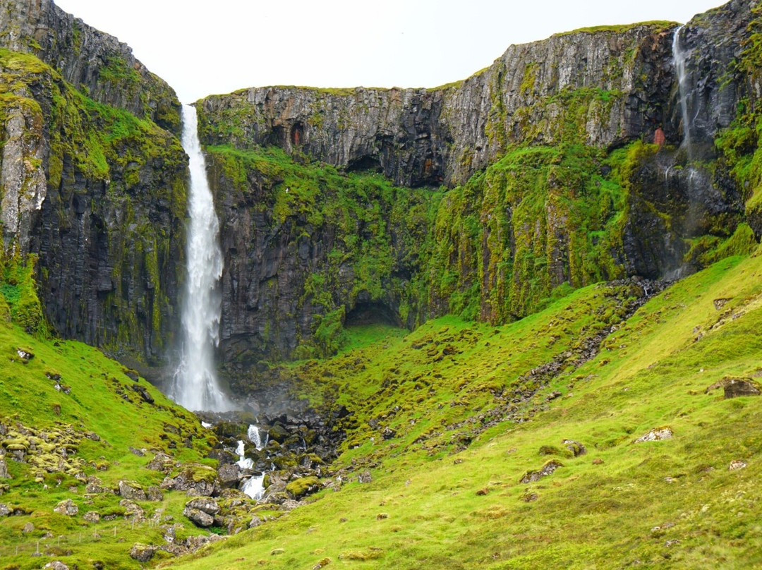 Grundarfoss Waterfall-格伦达菲厄泽必去景点