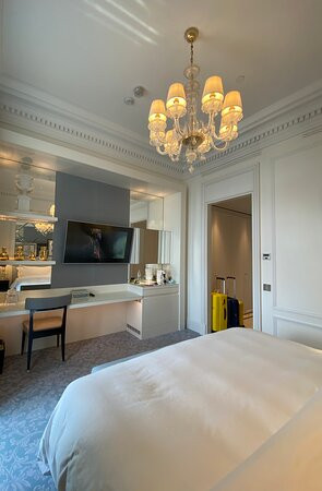 罗马瑞吉红塔大酒店主图