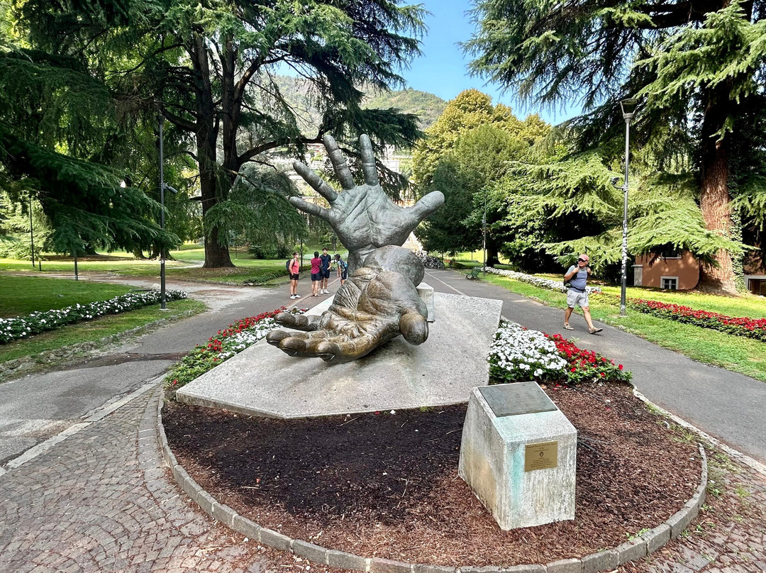 Monumento Le Mani-科莫必去景点