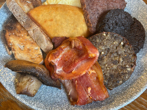 Redhurst Hotel主图