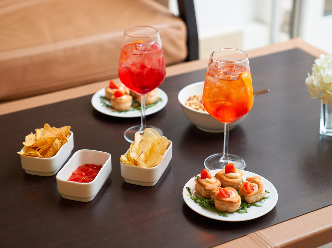 博洛尼亚圣拉扎罗乌娜威酒店主图