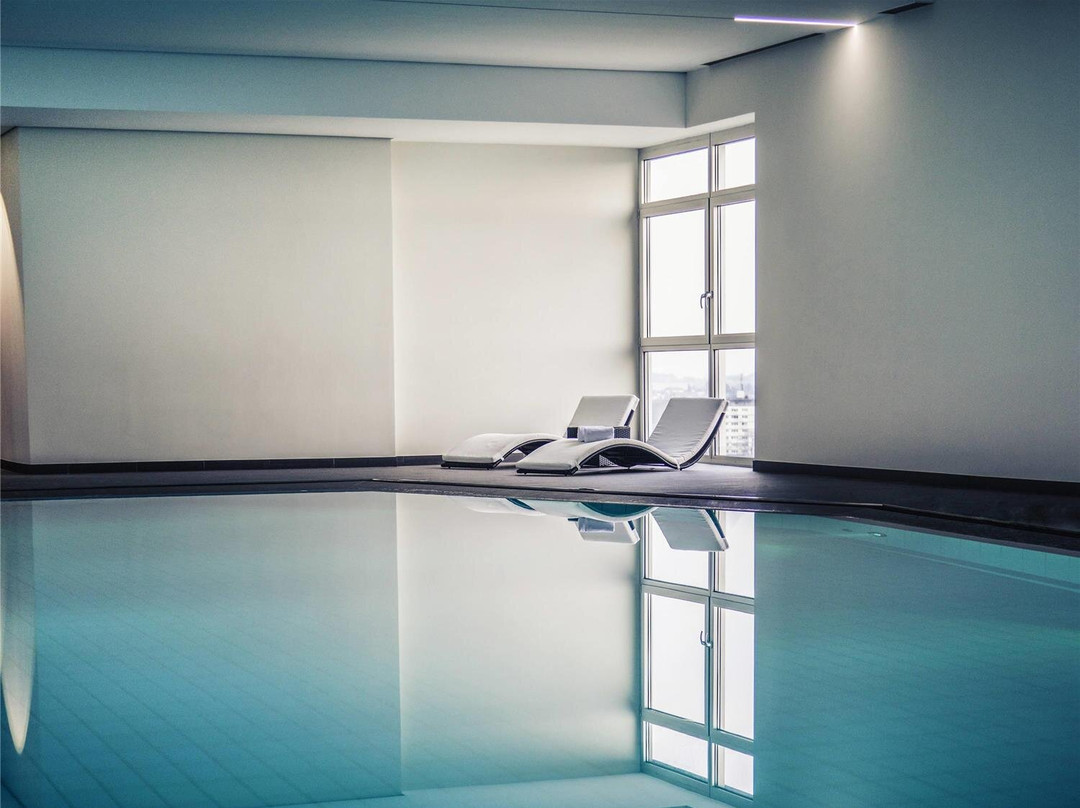 吕登沙伊德美居酒店主图