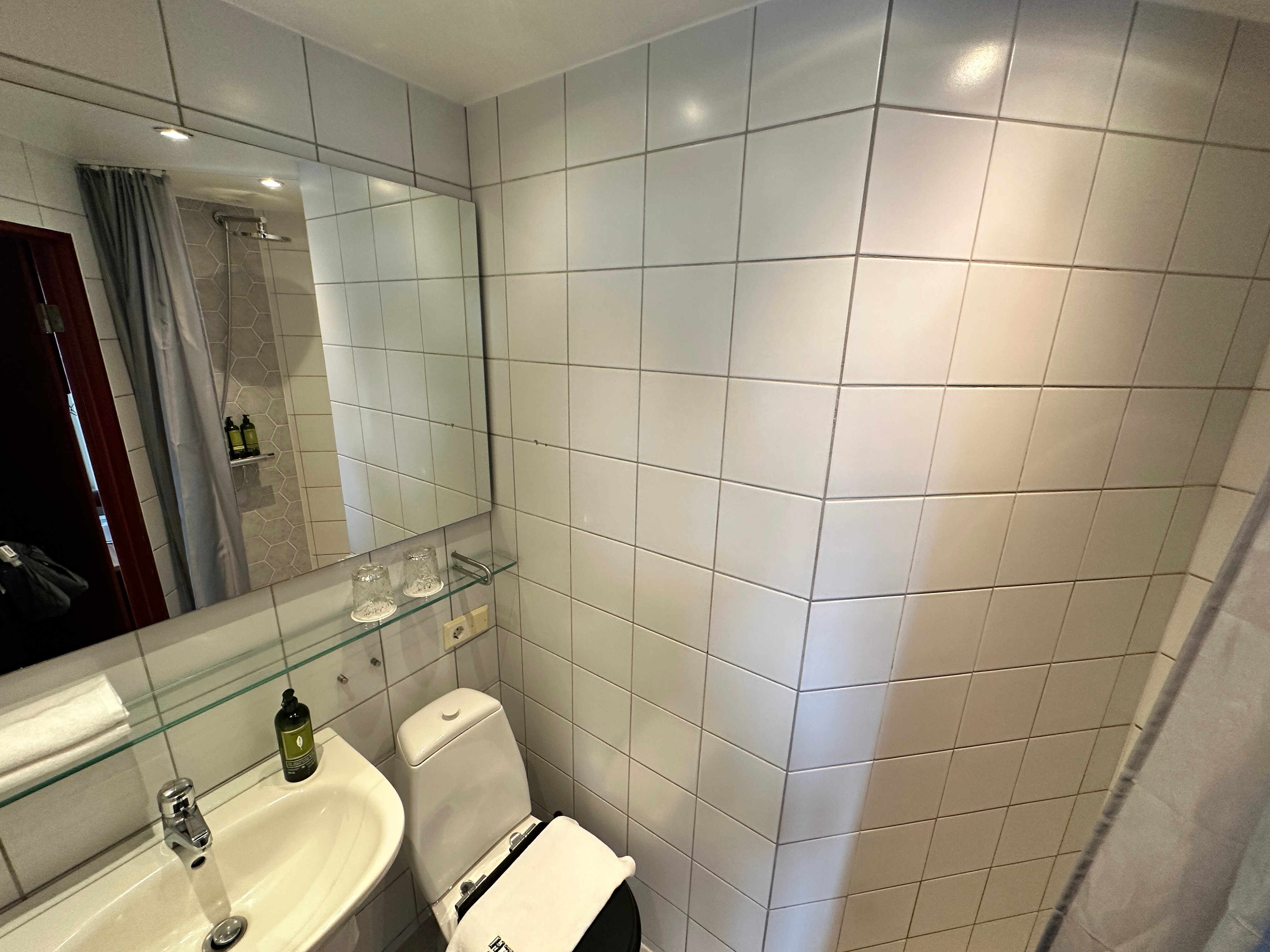 阿库雷里酒店-浴室